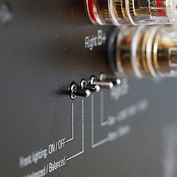 Detailansicht eines Quadral Aurum M10 Verstärkers